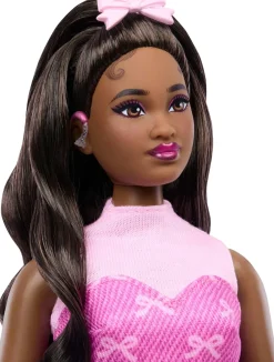 Barbie Deluxe Style Muotinukke #10 Pinkillä Farkkutopilla ja -Hameella