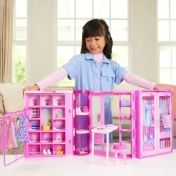Barbie Dream Closet Vaatekaappi, Nukke ja Asusteet