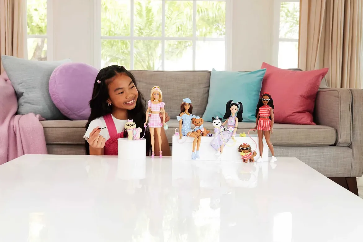 Barbie Twinning Looks Nukke ja Lemmikki Brunette