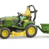 Bruder 62104 John Deere -Ajoleikkuri Peräkärryllä ja Hahmolla 1:16