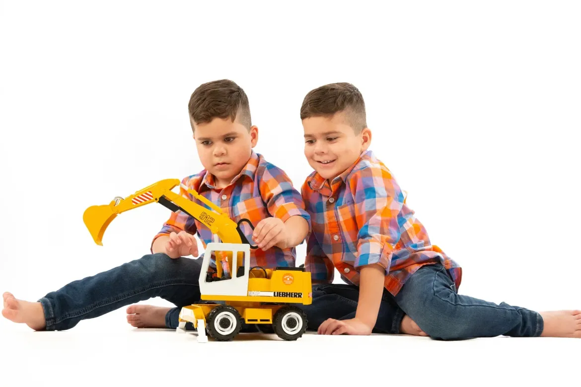 Bruder Liebherr Kaivinkone 1:16