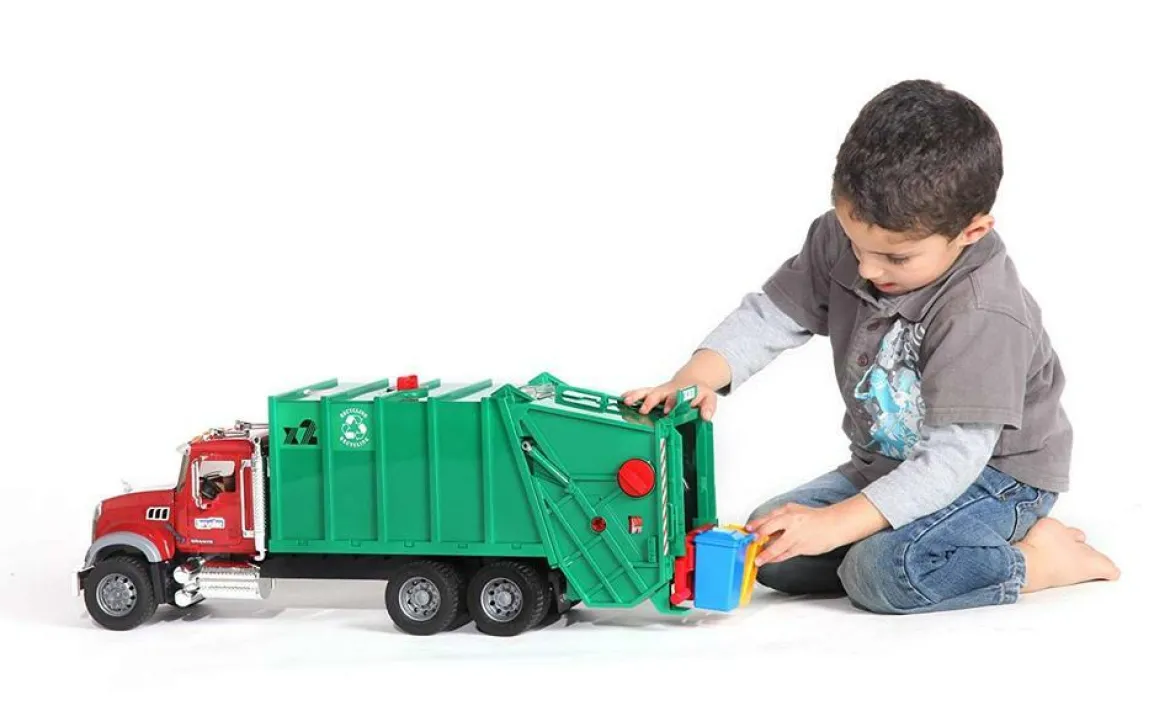 Bruder 02812 MACK Granite Jäteauto 1:16