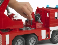 Bruder MAN Paloauto Tikkailla & Vilkulla 1:16