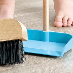 Hape Lasten Siivoustarvikkeet Telineessä 6 Osaa