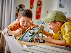 LEGO City 60460 Ei rajoja: Kilpa-autojen Ramppirata