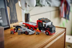 LEGO City 60493 F1-kuljetusauto ja Audi F1 ‑kilpa-auto