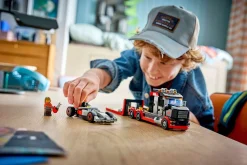 LEGO City 60493 F1-kuljetusauto ja Audi F1 ‑kilpa-auto