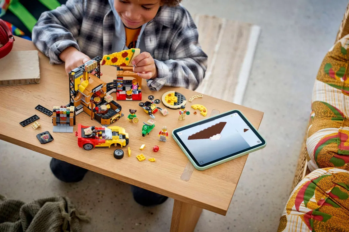 LEGO City 60496 Pizzaravintola ja Toimituskulkuneuvot