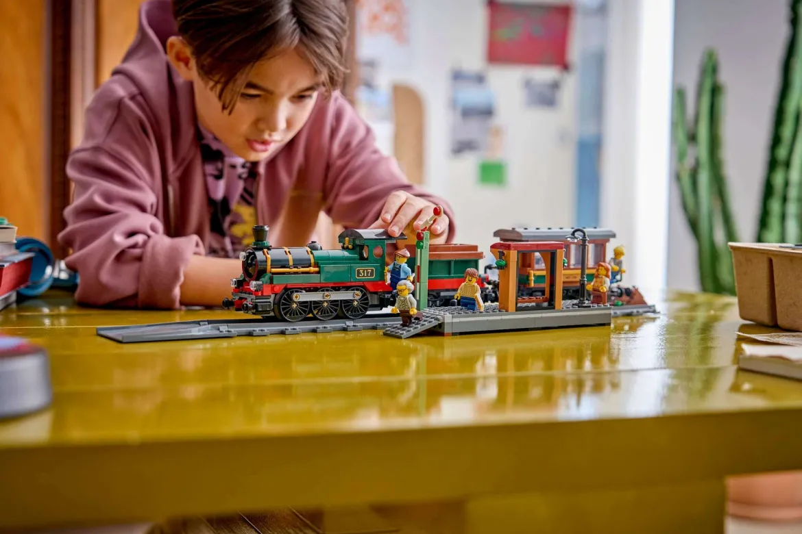 LEGO City 60511 Vanhanaikainen Höyryjuna