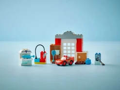 Lego Duplo 10456 McQueenin Vierailu Docin Tallilla