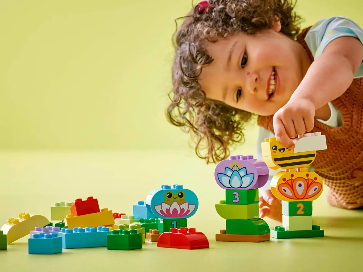 Lego Duplo 10444 Mielikuvituspuutarha ja Hauskat Kukat