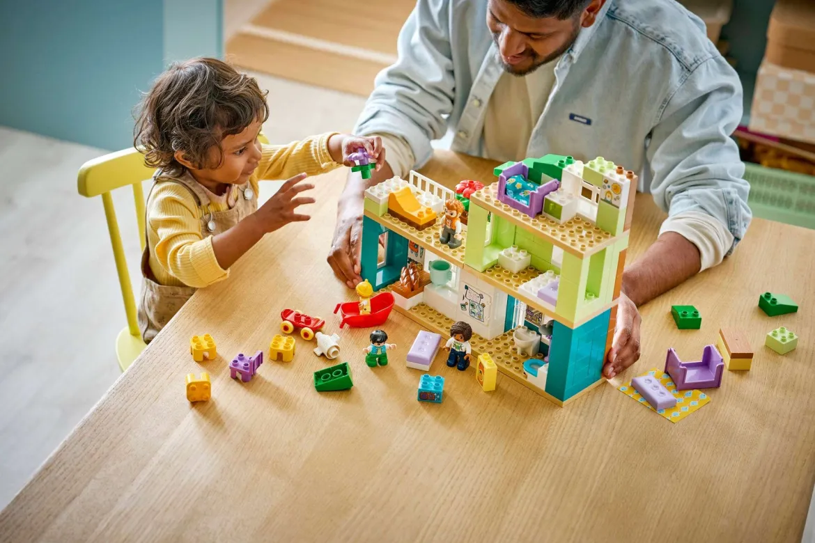 LEGO Duplo 10470 Nykyaikainen Omakotitalo ja Hahmot 3in1