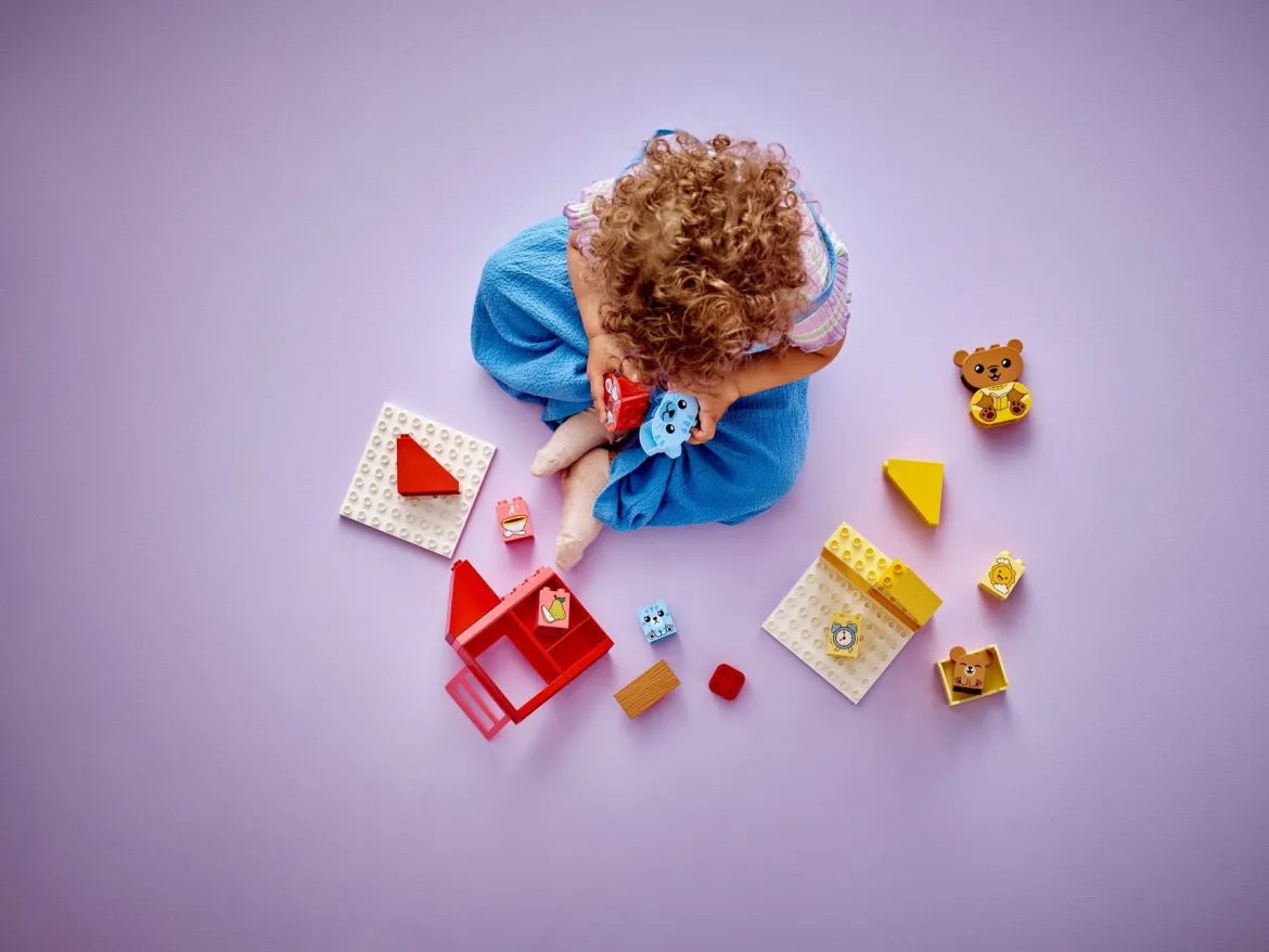 LEGO Duplo 10414 Päivätoimet: Ruokailu ja Nukkumaanmeno