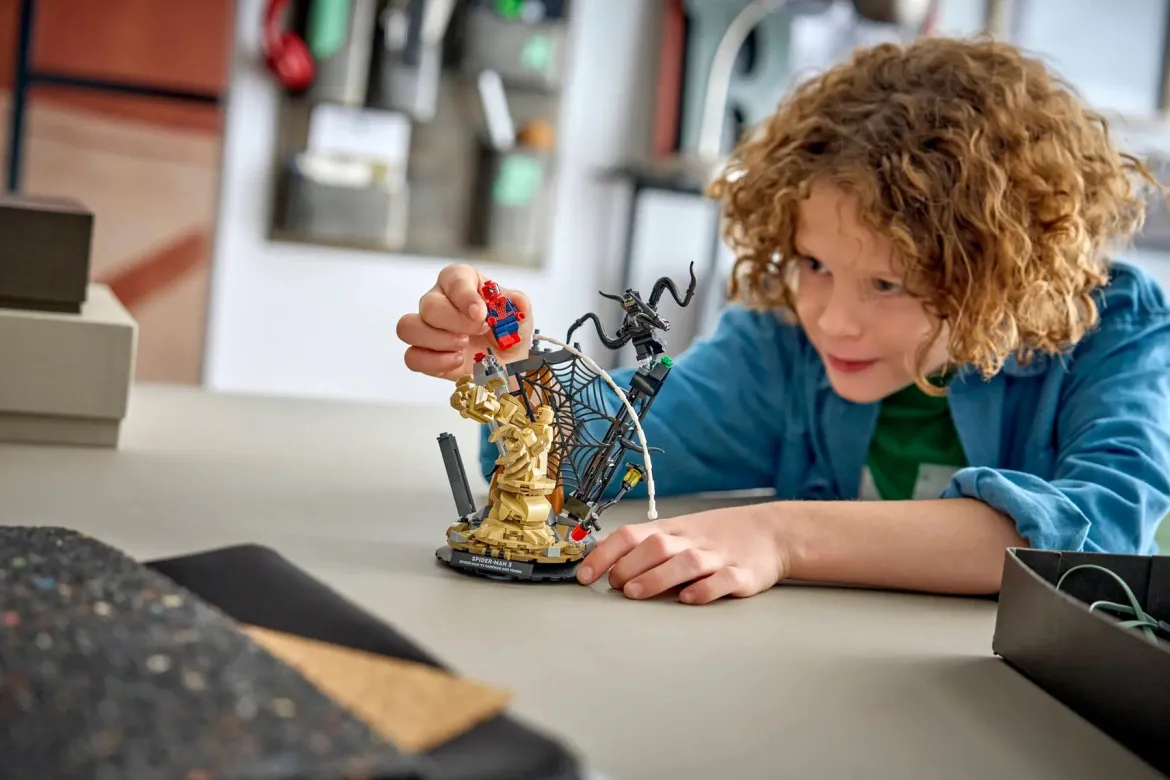 LEGO Marvel 76334 Eeppinen Taistelu: Spider-Man Vastaan Sandman