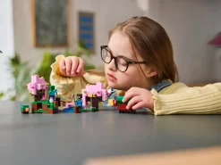 LEGO Minecraft 21260 Kukkiva Kirsikkapuutarha