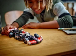 LEGO 77250 MoneyGram Haas F1® Team VF-24 Kilpa-auto