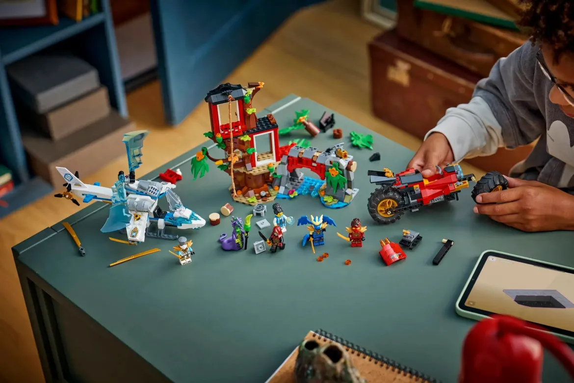 LEGO Ninjago 71857 Ninjamenopelit ja Puumajataistelu
