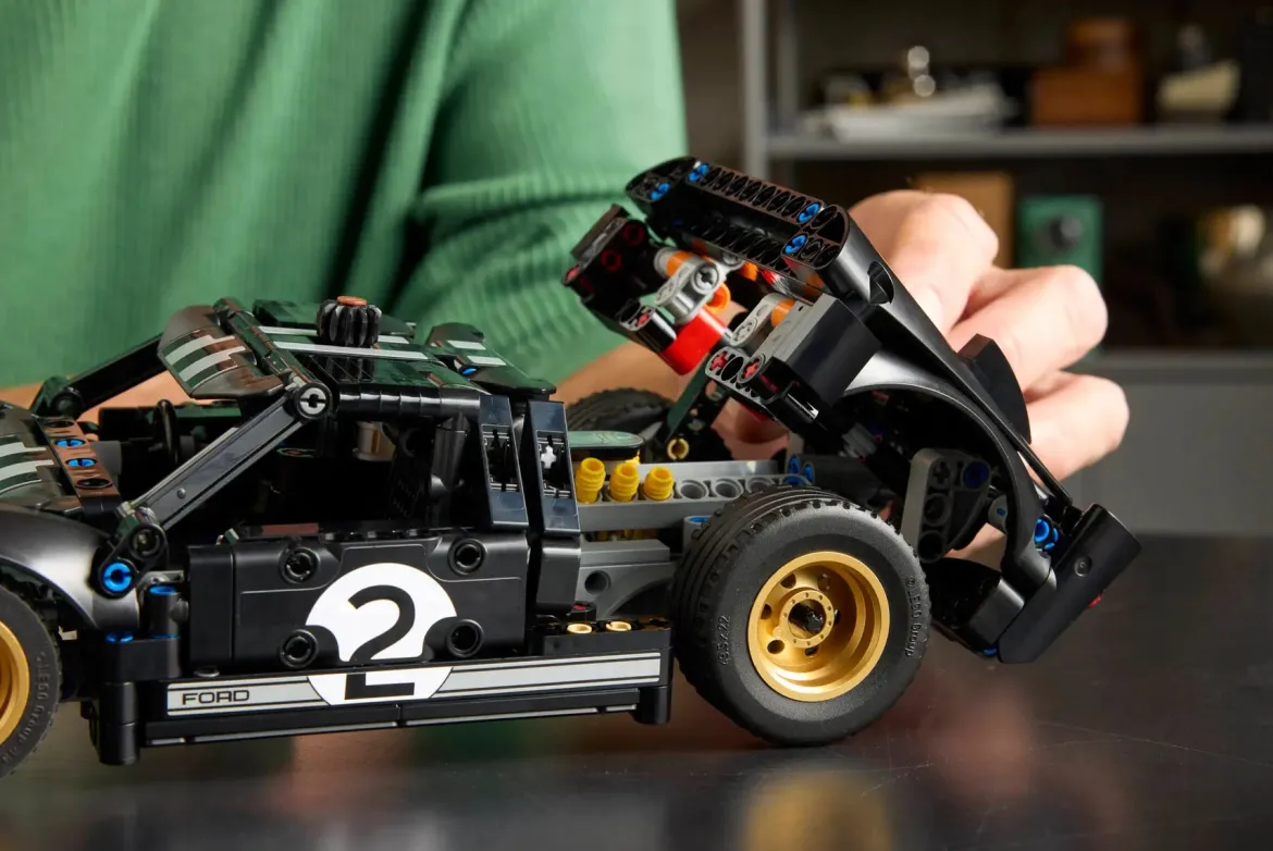 Lego Technic 42223 1966 Ford GT40 MKII Kilpa-auto