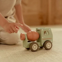 Little Dutch Puinen Sementtiauto Hahmolla