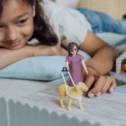 Lundby Sokea Nukke sekä Opaskoira