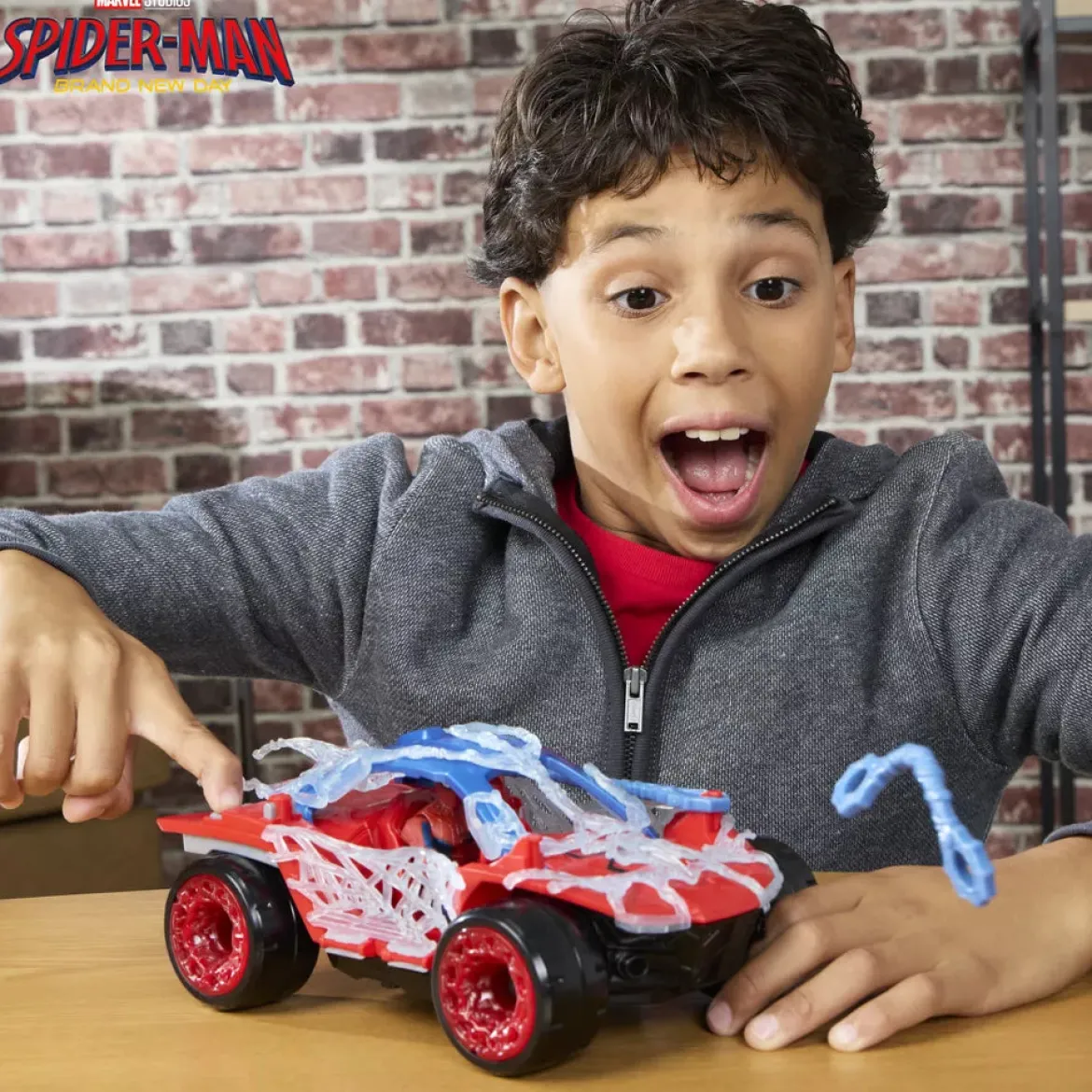 Marvel Spider-Man Web Blast Ajoneuvo ja Hahmo