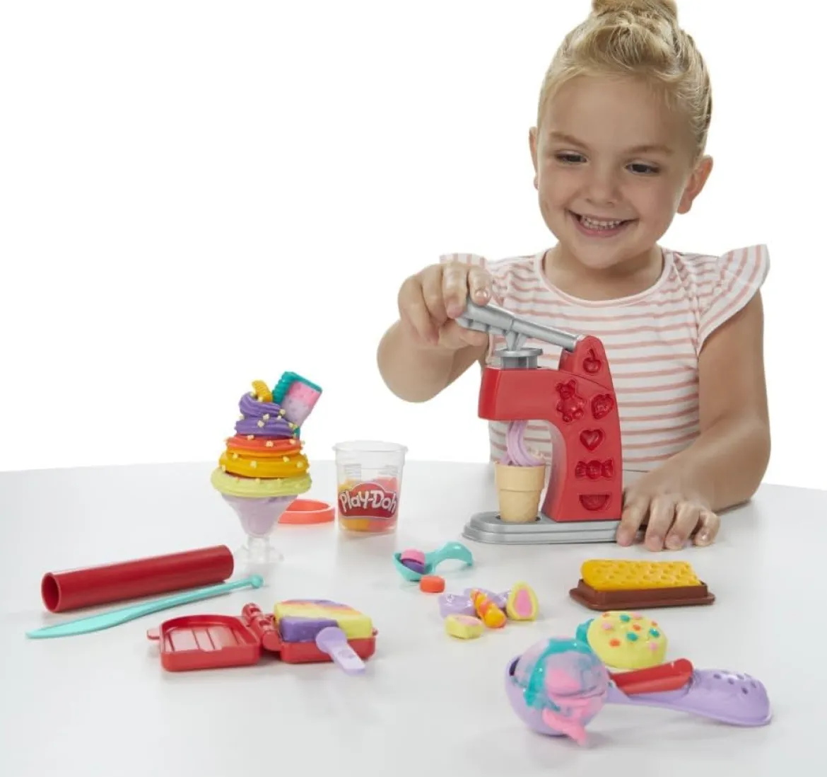 Play-Doh Magical Frozen Treats Muovailuvaha Leikkisetti