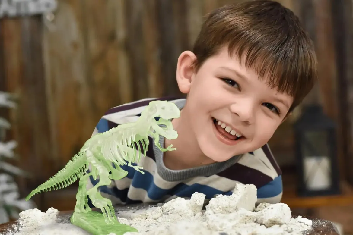 Science4You Tyrannosaurus Rex Glow In The Dark Tiedesetti