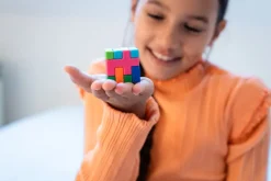 SmartGames IQ Quub Logiikkapeli