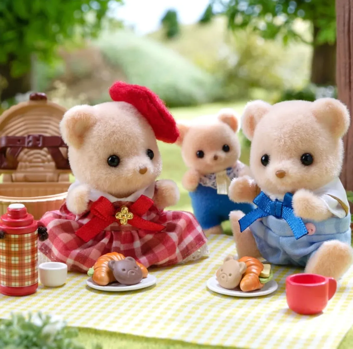 Sylvanian Families 5852 Biscuit Bear Sisko ja Veli Piknikillä