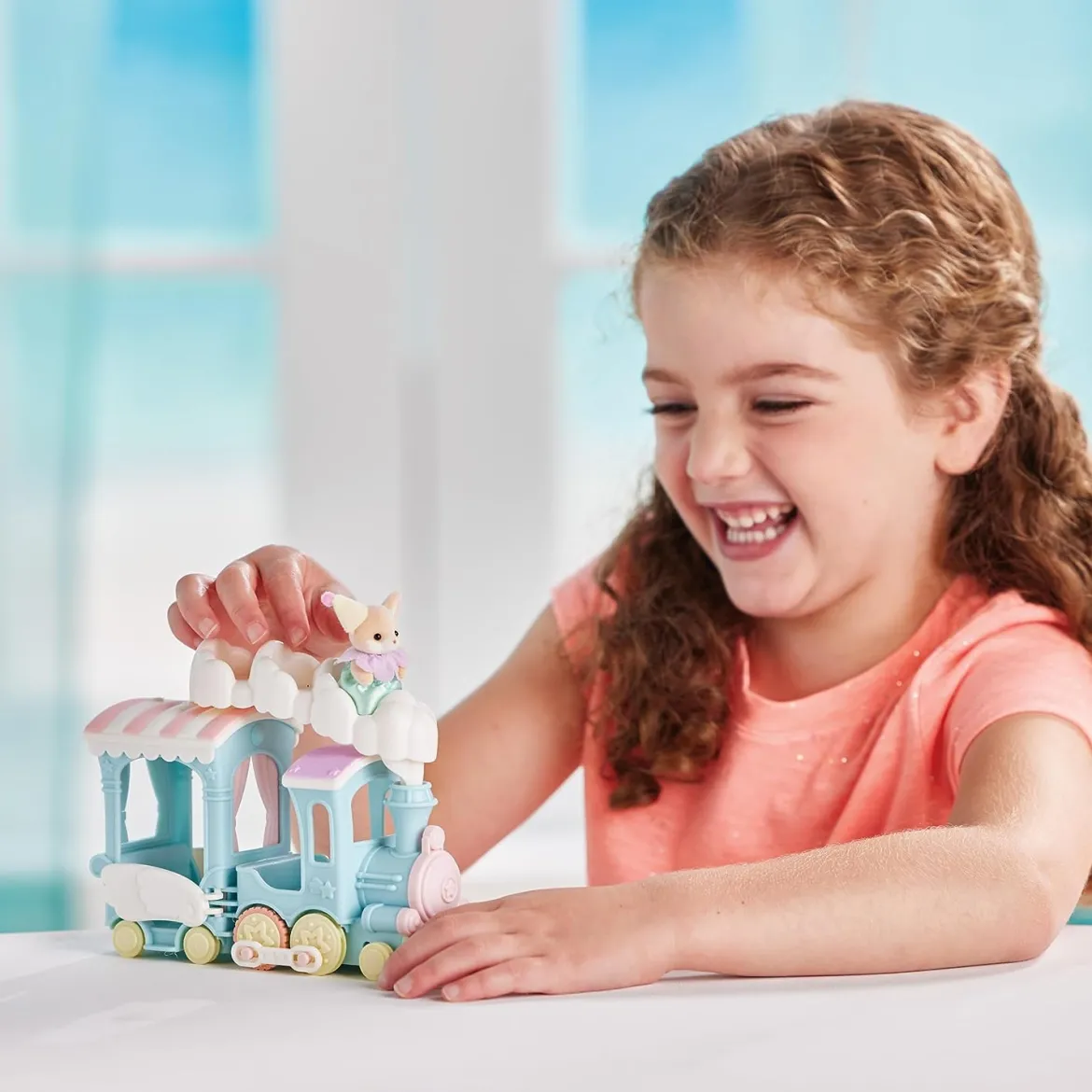 Sylvanian Families 5702 Keinuva Sateenkaarijuna