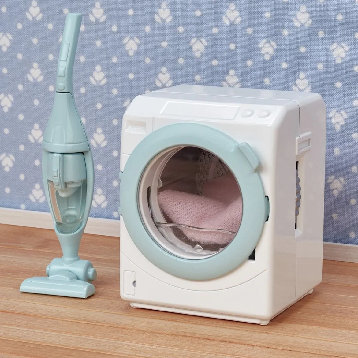 Sylvanian Families Pyykkikone sekä Pölynimuri